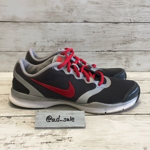 Nike Training Women’s Gray/Red Sneakers Size 7.5